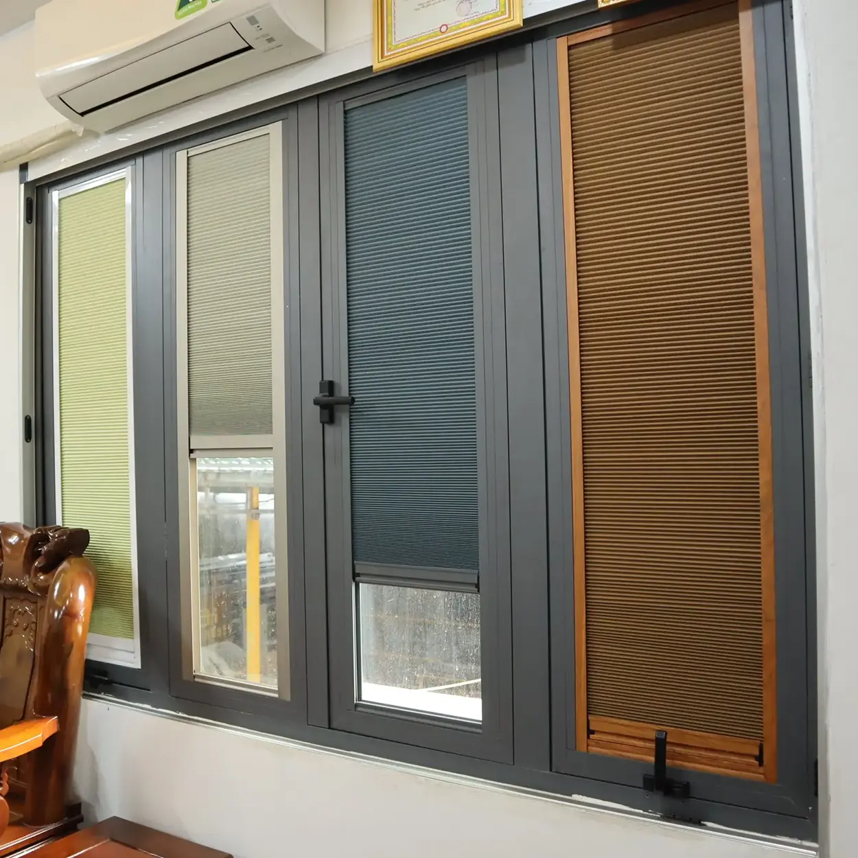 Şerifali cam balkon plise sineklik